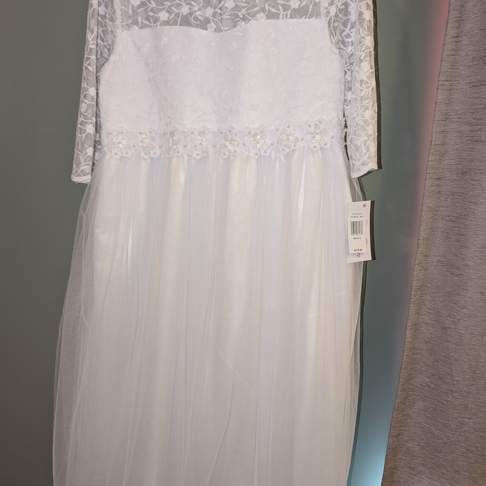 Elegant White Lace Dress